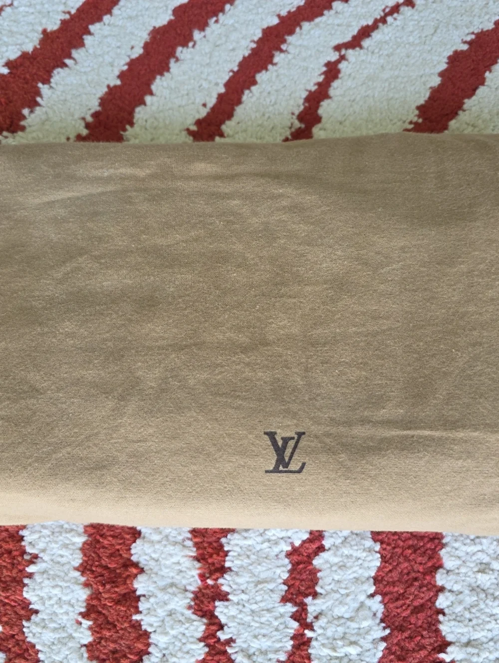 Louis Vuitton Ivory Leather Crossbody Bag - Picture 6 of 9